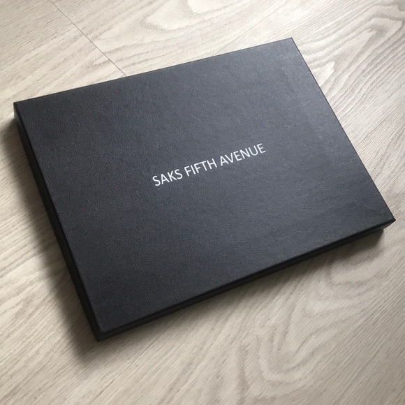 Saks Fifth Ave 100% Cashmere grey two-tone scarf - Picture 4 of 4